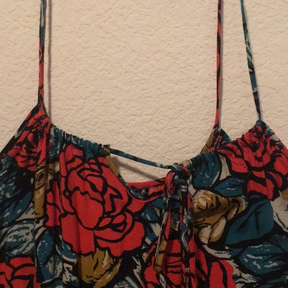 cute patterned romper - Picture 2 of 3